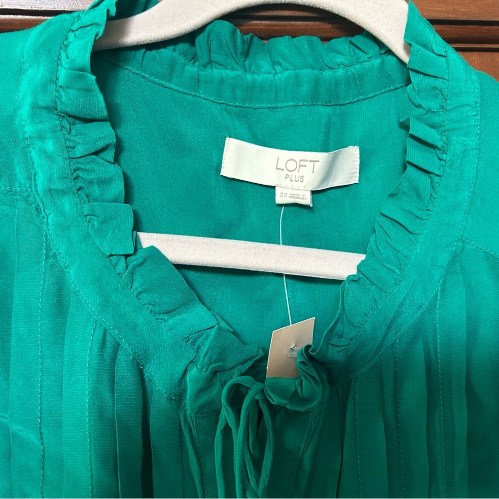 $5 & $10 sale - Loft brand long sleeve size 22 long sleeve blouse/too